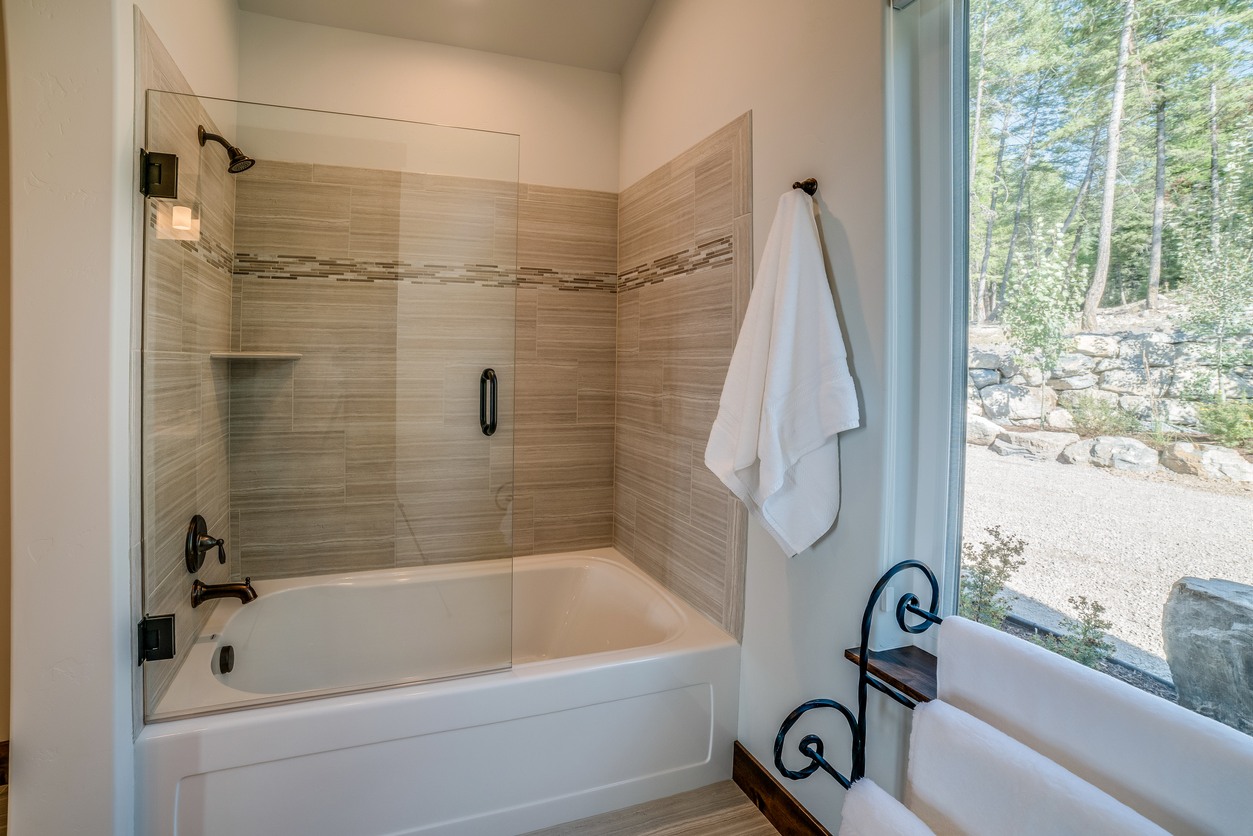 Shower & Tub Repair in Royal Kunia